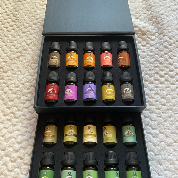 Essential oils - Picture 3 of 5